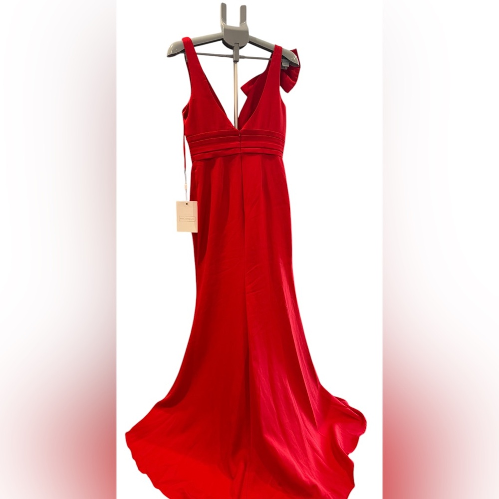 Mac Duggal Red V-Neck One-Shoulder Gown with Bow - Picture 6 of 10